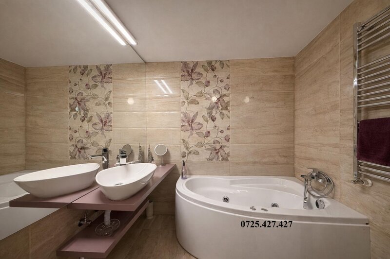 Modoran Ene nr. 7, Piata Rahova, de vanzare ap. 3 camere.